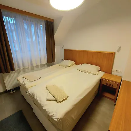 4-bedrooms Luxury Very Close To Lift Apartament