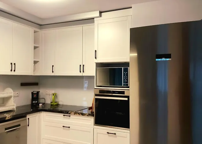 4-bedrooms Luxury Very Close To Lift *