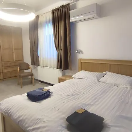 4-bedrooms Luxury Very Close To Lift * Бансько