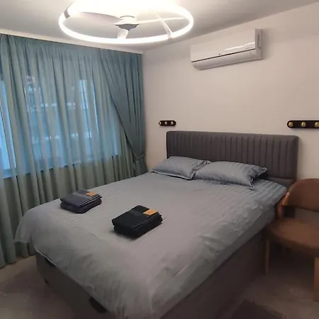 4-bedrooms Luxury Very Close To Lift Апартаменти *