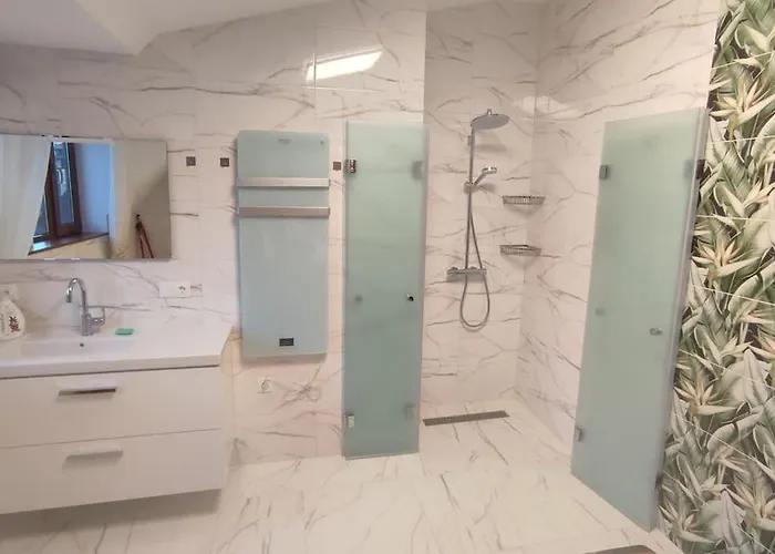 4-bedrooms Luxury Very Close To Lift